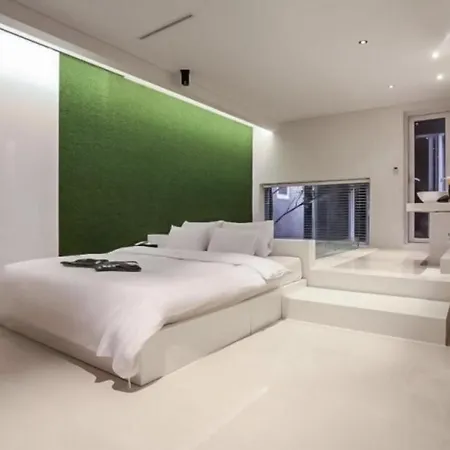 Nine Star Hotel